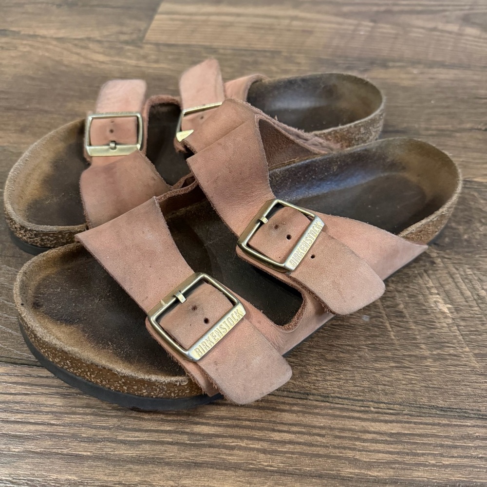 Birkenstock Arizona Suede Sandals in Dusty Rose Size 7